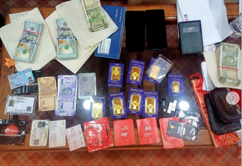 डेढ करोड बढीको सुन र अमेरिकी डलरसहित भारतीय नागरिक पक्राउ
